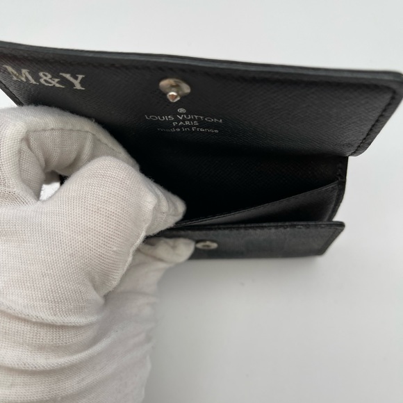 Louis Vuitton Graphite Six Key Holder - Picture 13 of 14